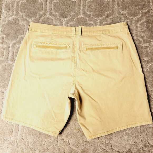 Sonoma Khaki Shorts Womens SIZE 12 Mid Rise Slash Pockets Flat Front casual golf - Picture 2 of 7